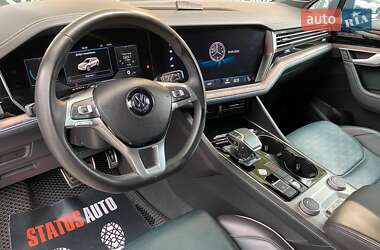Внедорожник / Кроссовер Volkswagen Touareg 2019 в 