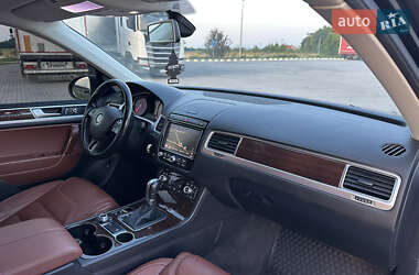 Внедорожник / Кроссовер Volkswagen Touareg 2016 в 