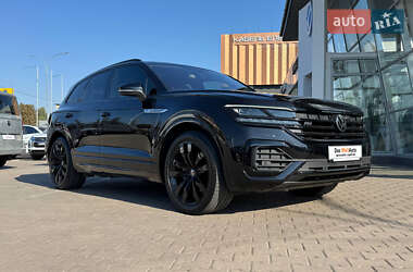 Внедорожник / Кроссовер Volkswagen Touareg 2021 в 