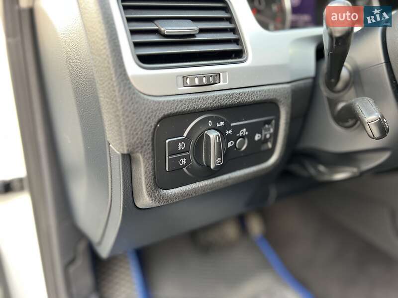 Внедорожник / Кроссовер Volkswagen Touareg 2013 в Киеве