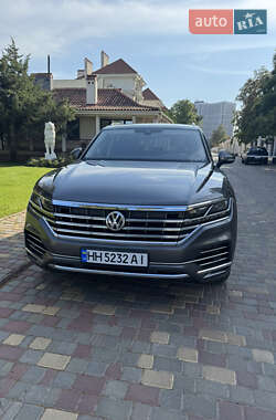 Внедорожник / Кроссовер Volkswagen Touareg 2018 в Одессе