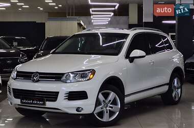 Внедорожник / Кроссовер Volkswagen Touareg 2010 в Николаеве