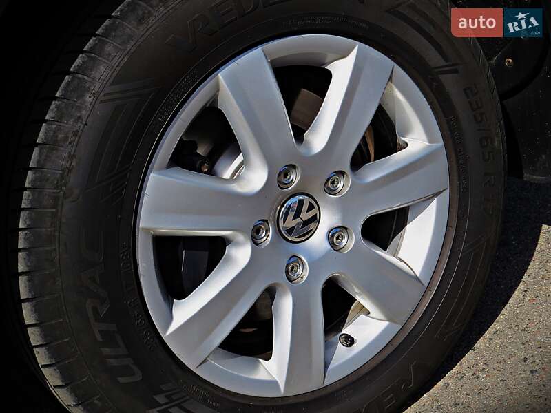 Позашляховик / Кросовер Volkswagen Touareg 2015 в Черкасах