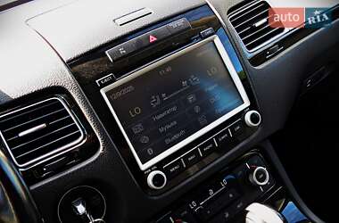 Внедорожник / Кроссовер Volkswagen Touareg 2015 в 