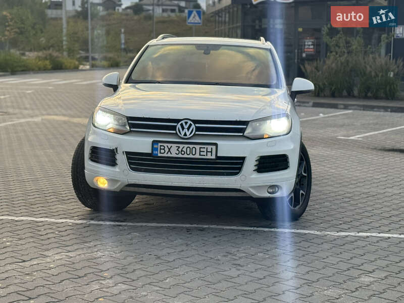 Внедорожник / Кроссовер Volkswagen Touareg 2012 в Хмельницком