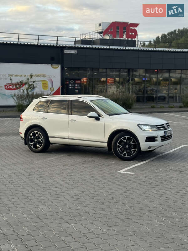 Внедорожник / Кроссовер Volkswagen Touareg 2012 в Хмельницком