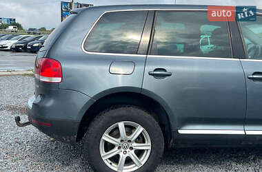 Внедорожник / Кроссовер Volkswagen Touareg 2004 в 