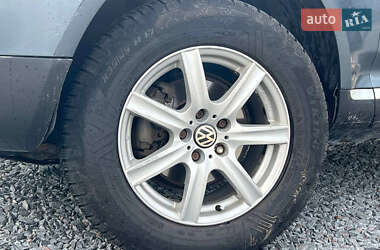 Внедорожник / Кроссовер Volkswagen Touareg 2004 в 