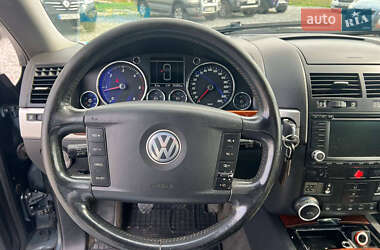 Внедорожник / Кроссовер Volkswagen Touareg 2004 в 
