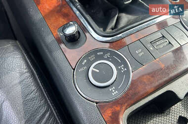 Внедорожник / Кроссовер Volkswagen Touareg 2004 в 