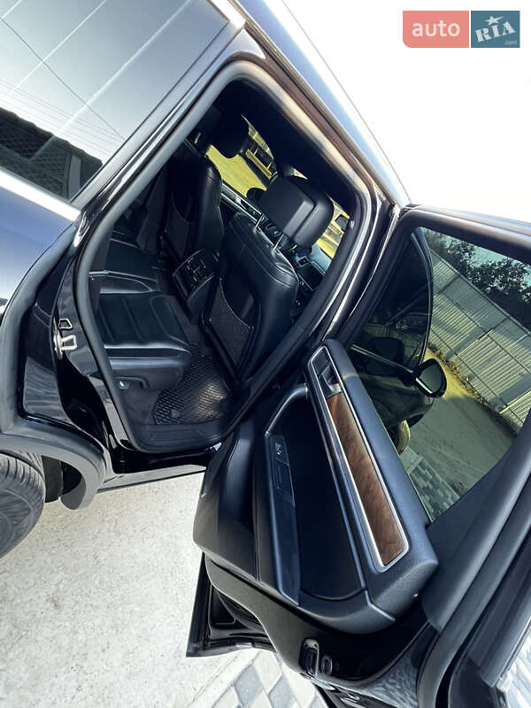 Позашляховик / Кросовер Volkswagen Touareg 2016 в Дніпрі