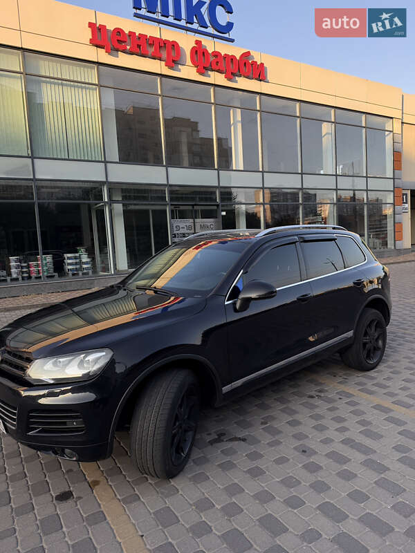 Внедорожник / Кроссовер Volkswagen Touareg 2011 в Хмельницком