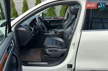 Внедорожник / Кроссовер Volkswagen Touareg 2011 в 