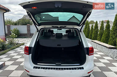 Внедорожник / Кроссовер Volkswagen Touareg 2011 в 