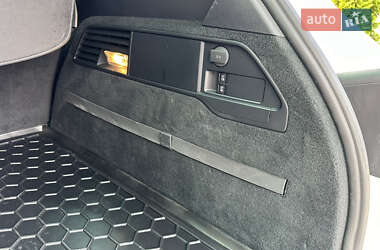 Внедорожник / Кроссовер Volkswagen Touareg 2011 в 