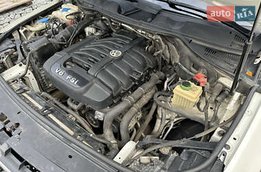 Внедорожник / Кроссовер Volkswagen Touareg 2011 в 