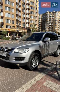 Позашляховик / Кросовер Volkswagen Touareg 2007 в Києві