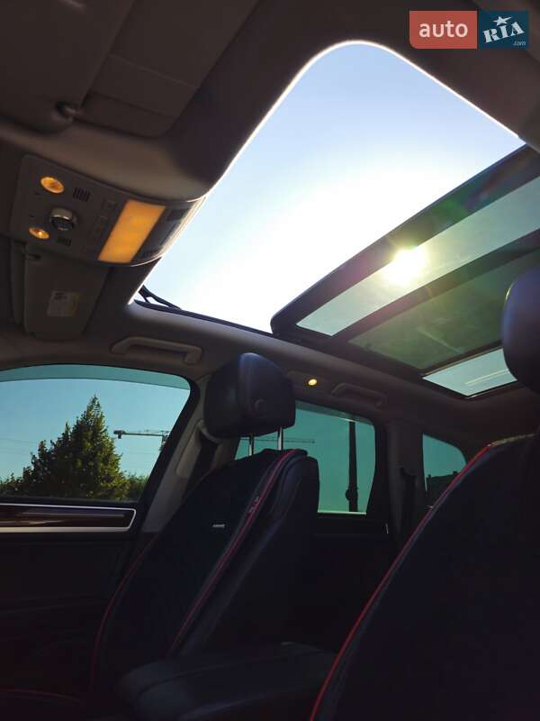 Внедорожник / Кроссовер Volkswagen Touareg 2014 в Полтаве