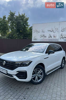 Внедорожник / Кроссовер Volkswagen Touareg 2019 в Первомайске