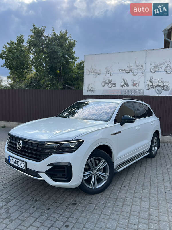 Позашляховик / Кросовер Volkswagen Touareg 2019 в Первомайську