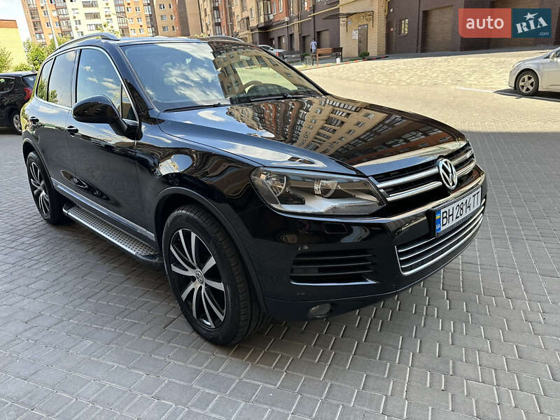 Внедорожник / Кроссовер Volkswagen Touareg 2012 в Одессе