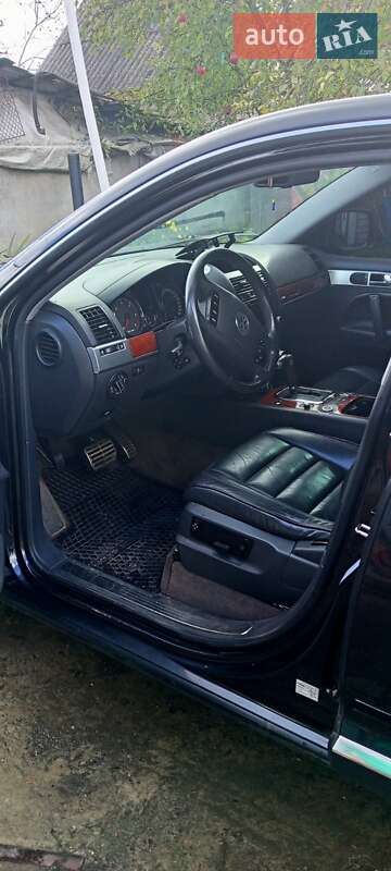 Внедорожник / Кроссовер Volkswagen Touareg 2004 в Умани