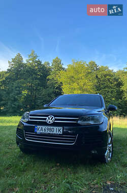 Внедорожник / Кроссовер Volkswagen Touareg 2012 в Киеве