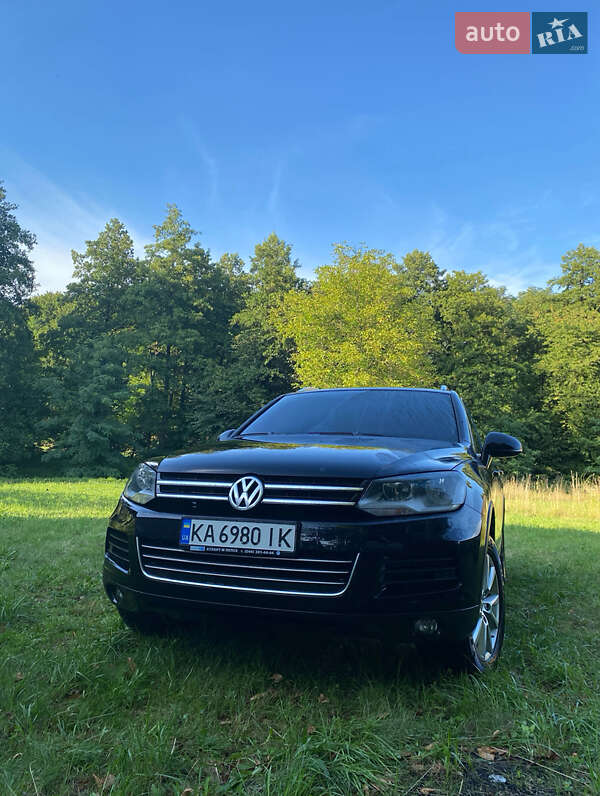 Внедорожник / Кроссовер Volkswagen Touareg 2012 в 