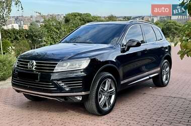 Позашляховик / Кросовер Volkswagen Touareg 2015 в Чернівцях