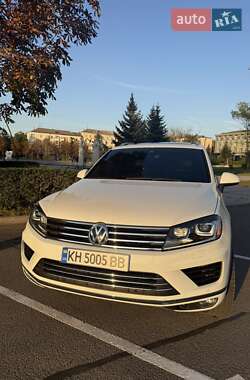 Внедорожник / Кроссовер Volkswagen Touareg 2017 в Краматорске