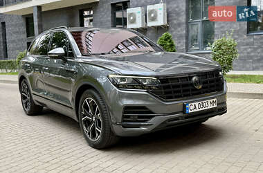 Позашляховик / Кросовер Volkswagen Touareg 2020 в Києві