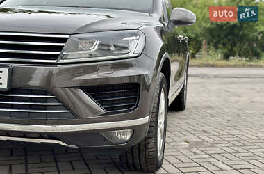Внедорожник / Кроссовер Volkswagen Touareg 2016 в Умани