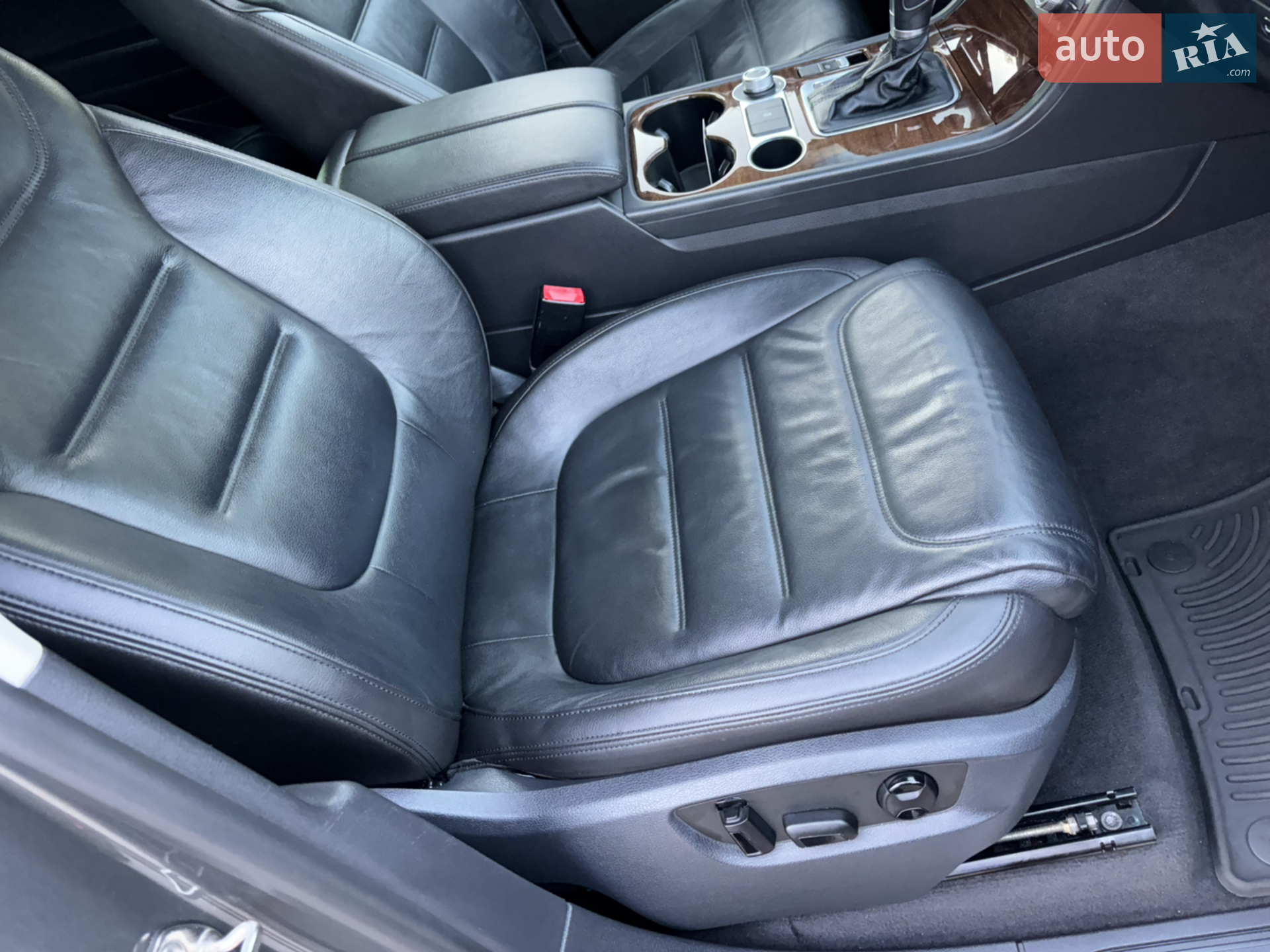 2015 Volkswagen Touareg - мініатюра 10