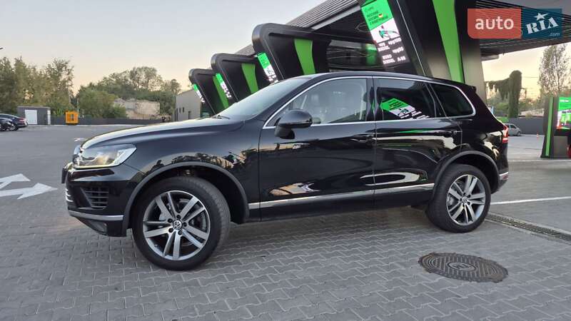 Внедорожник / Кроссовер Volkswagen Touareg 2015 в Одессе