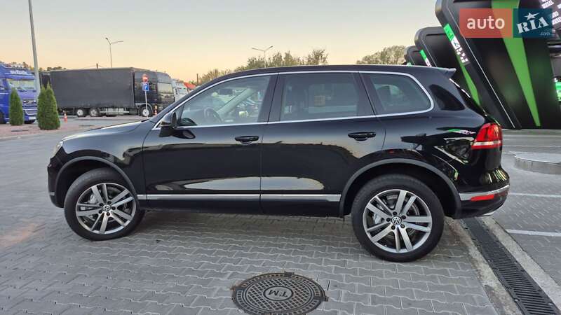 Внедорожник / Кроссовер Volkswagen Touareg 2015 в Одессе