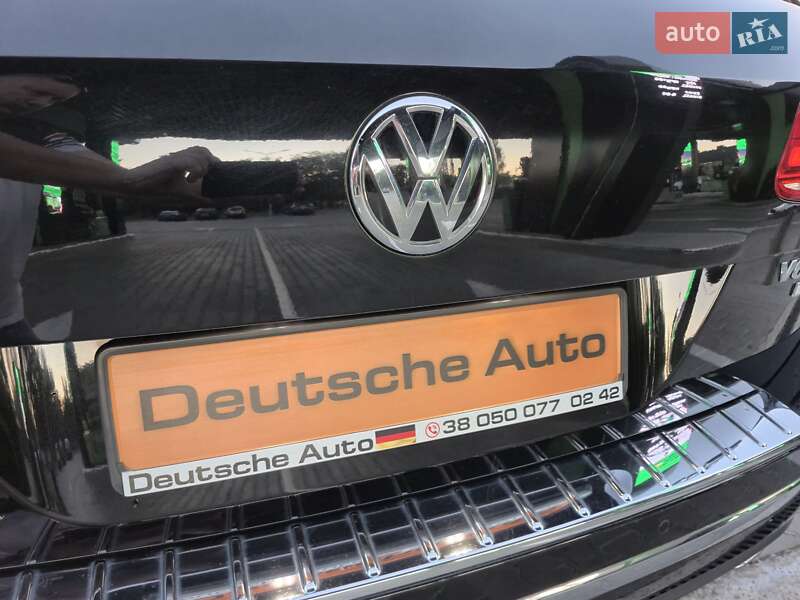 Внедорожник / Кроссовер Volkswagen Touareg 2015 в Одессе