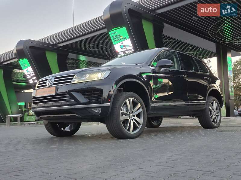 Внедорожник / Кроссовер Volkswagen Touareg 2015 в Одессе