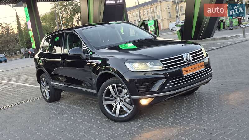 Внедорожник / Кроссовер Volkswagen Touareg 2015 в Одессе