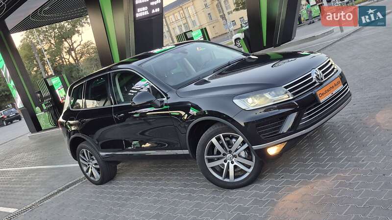 Внедорожник / Кроссовер Volkswagen Touareg 2015 в Одессе