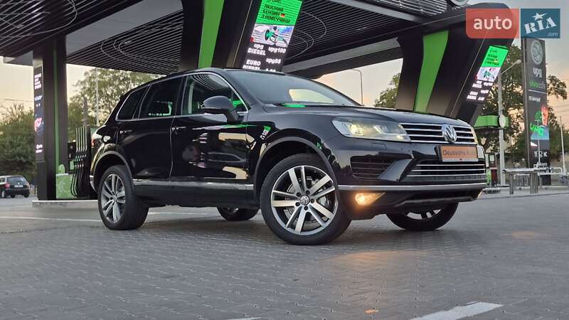 Внедорожник / Кроссовер Volkswagen Touareg 2015 в Одессе