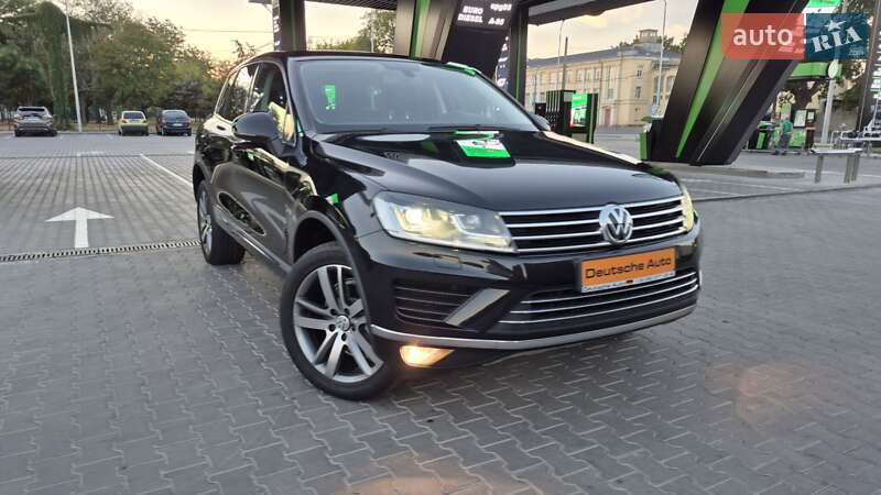 Внедорожник / Кроссовер Volkswagen Touareg 2015 в Одессе