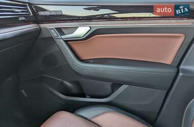 Внедорожник / Кроссовер Volkswagen Touareg 2023 в 