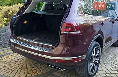 Внедорожник / Кроссовер Volkswagen Touareg 2017 в 