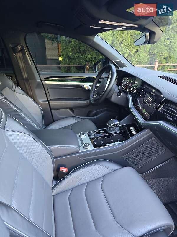 Внедорожник / Кроссовер Volkswagen Touareg 2022 в Ирпене