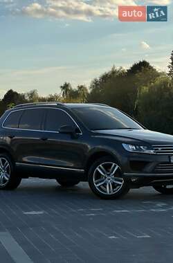 Позашляховик / Кросовер Volkswagen Touareg 2016 в Львові