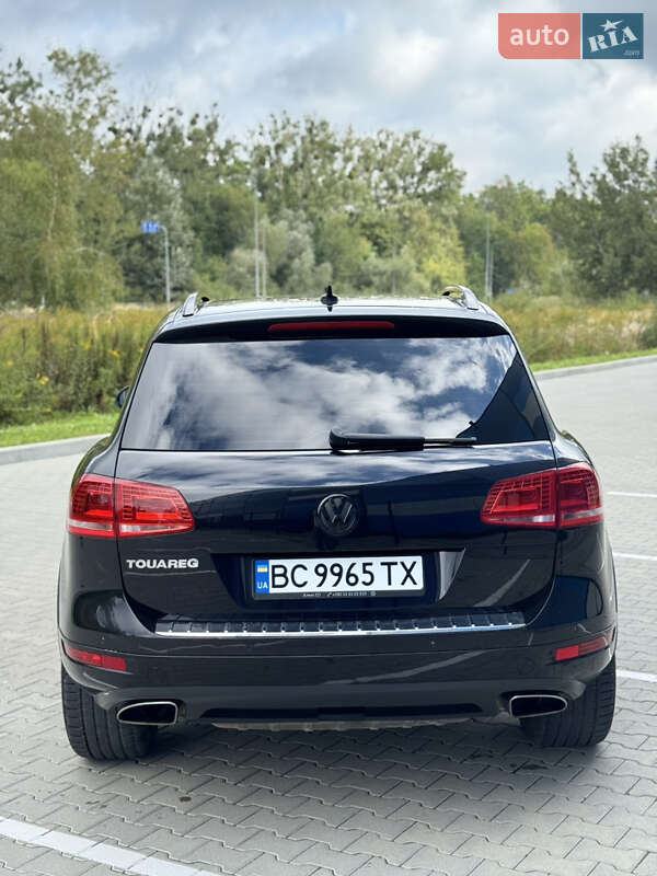 Внедорожник / Кроссовер Volkswagen Touareg 2011 в Львове