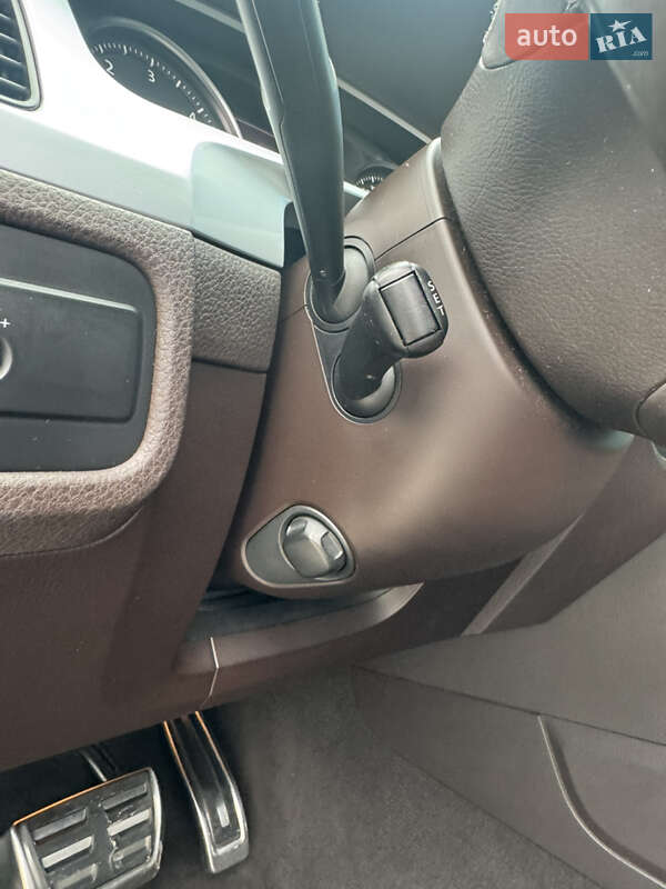 Внедорожник / Кроссовер Volkswagen Touareg 2011 в Львове