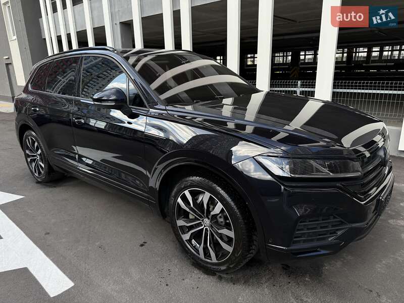 Внедорожник / Кроссовер Volkswagen Touareg 2021 в Киеве