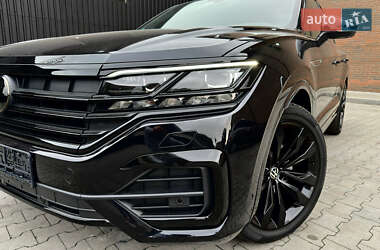 Внедорожник / Кроссовер Volkswagen Touareg 2022 в 