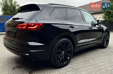 Внедорожник / Кроссовер Volkswagen Touareg 2022 в 